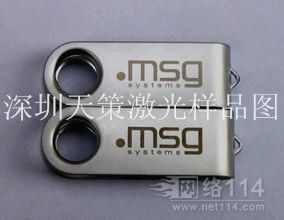 金属U盘激光镭雕机与氧化铝U盘打黑激光打标机 价格、厂家及电子产品配件应用解析